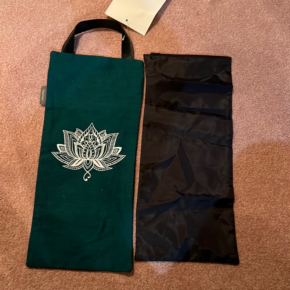 NWT green Yoga Sand Bag Unfilled for Yoga Weights and Resistance Training, Lotus